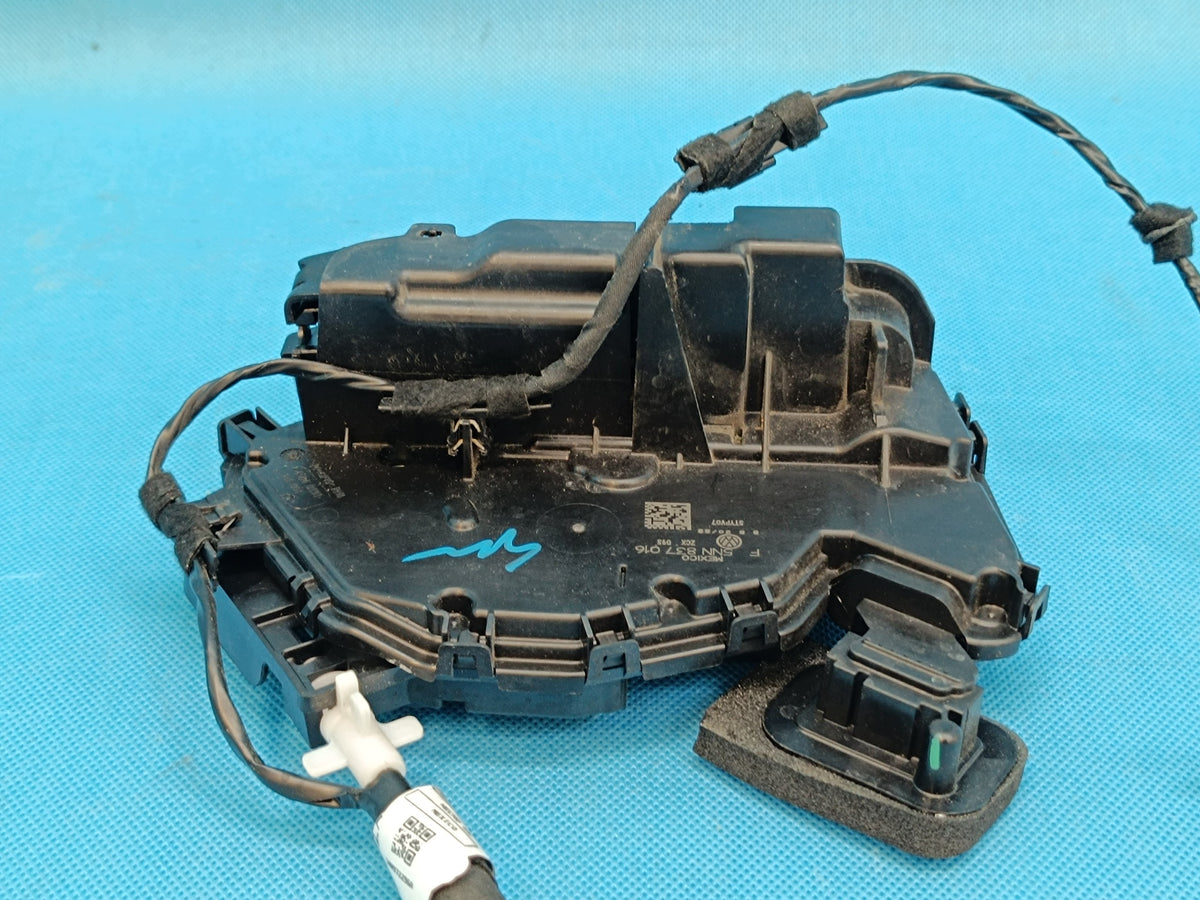 VW TIGUAN 2 II 2.0 TFSI 140KW 2022 R DOOR LOCK RIGHT FRONT 5NN837016