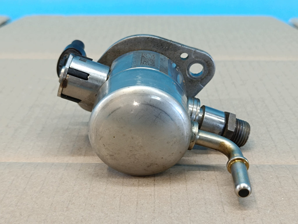 VW TIGUAN 2 II 2.0 TFSI 140KW 2022 R FUEL PUMP 06N127025E