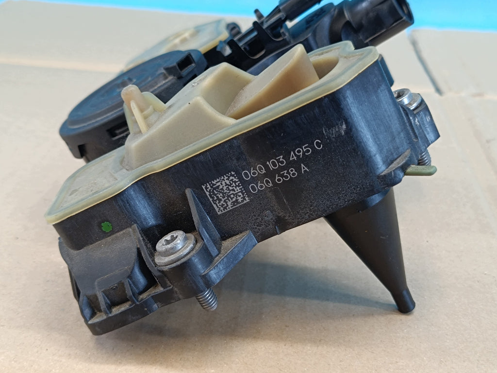 VW TIGUAN 2 II 2.0 TFSI 140KW 2022 R OIL SEPERATOR 06Q103495C 06M906094
