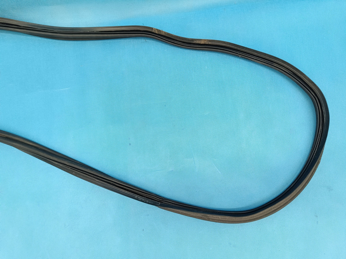 VW TIGUAN 2 II 2.0 TFSI 140KW 2022 R TAILGATE SEAL 5NA827705A