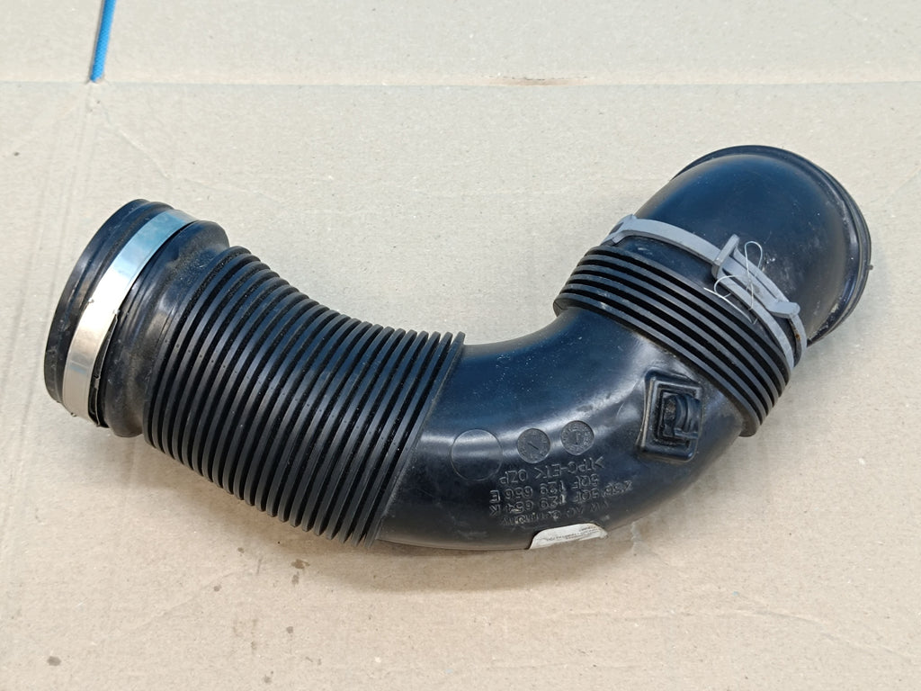 VW TIGUAN 2 II LIFT 2.0 TFSI 137KW 2024 R AIR HOSE 5QF129654K