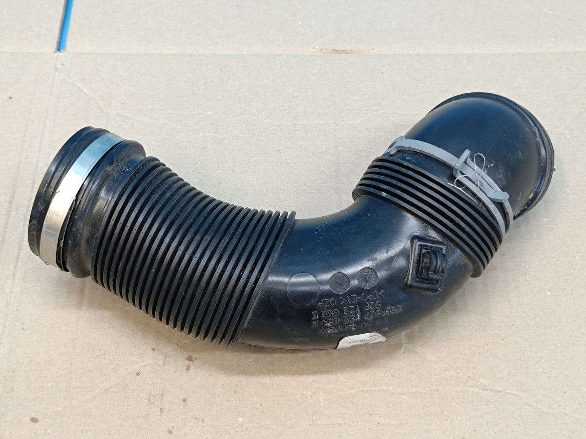 VW TIGUAN 2 II LIFT 2.0 TFSI 137KW 2024 R AIR HOSE 5QF129654K