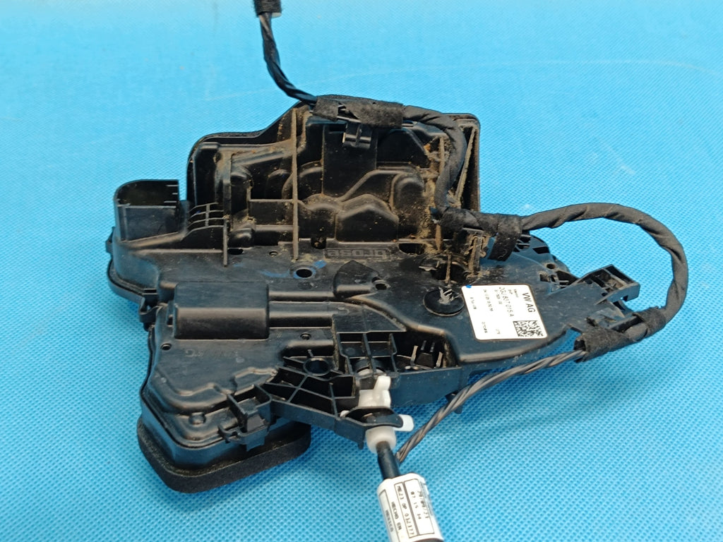 VW TIGUAN 2 II LIFT 2.0 TFSI 137KW 2024 R DOOR LOCK LEFT FRONT 2GJ837015A
