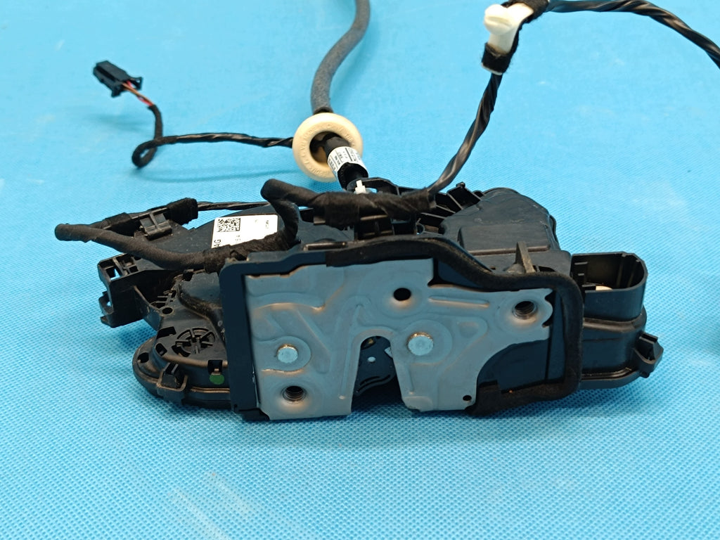 VW TIGUAN 2 II LIFT 2.0 TFSI 137KW 2024 R DOOR LOCK LEFT FRONT 2GJ837015A
