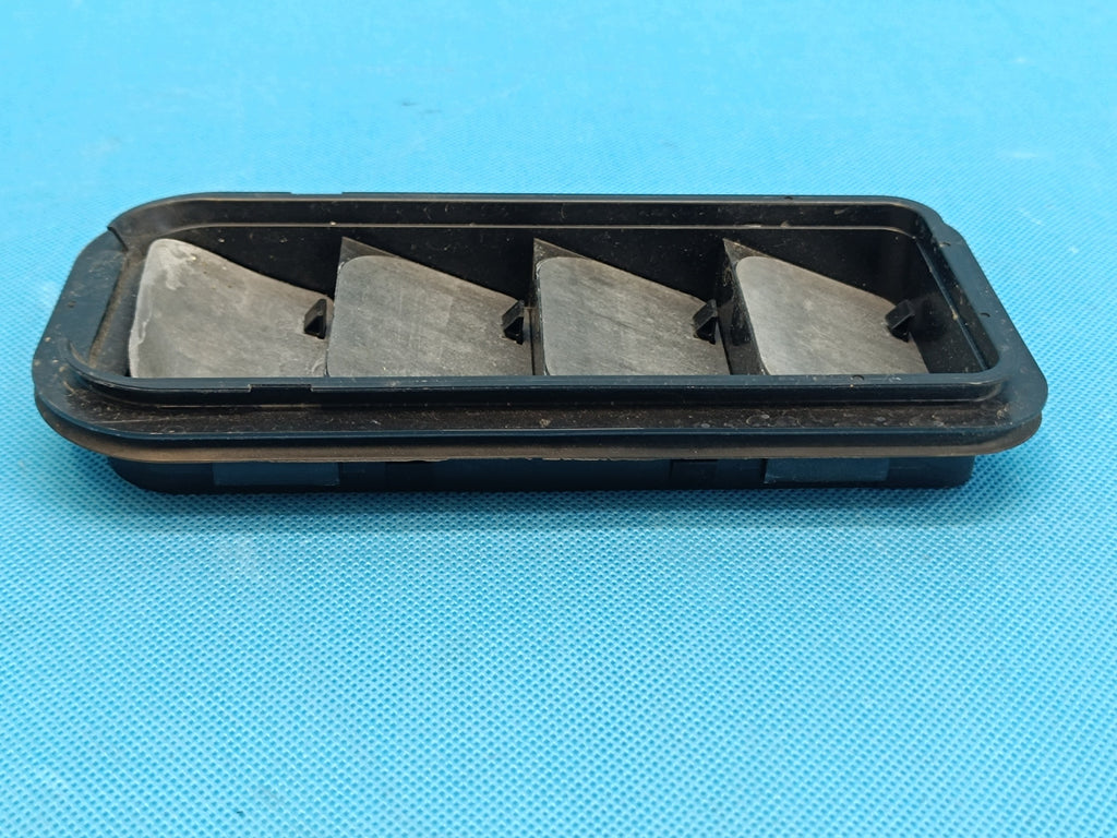 VW TIGUAN 2 II LIFT 2.0 TFSI 137KW 2024 R VENTILATION GRILLE 7N0819465F