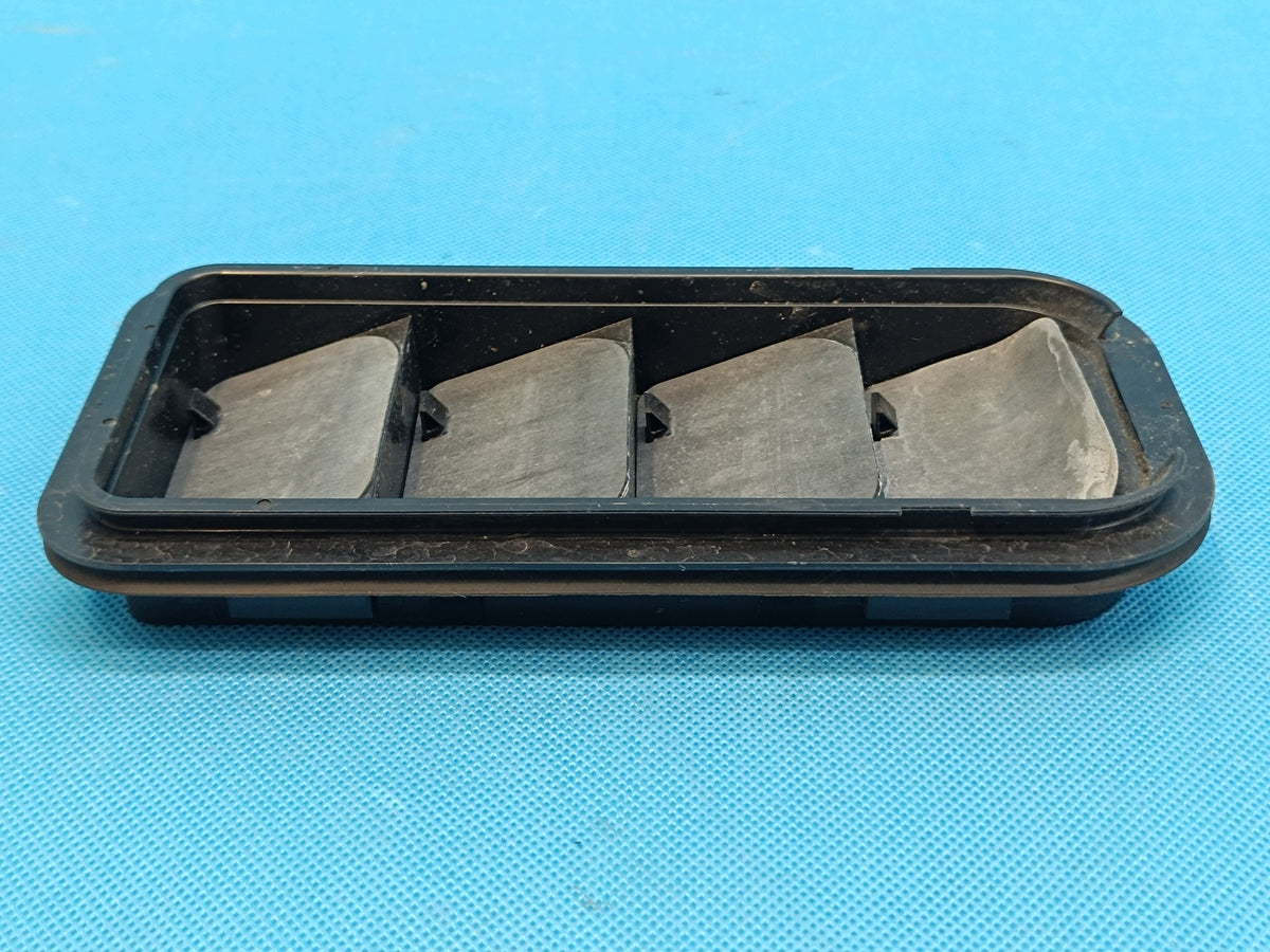 VW TIGUAN 2 II LIFT 2.0 TFSI 137KW 2024 R VENTILATION GRILLE 7N0819465F
