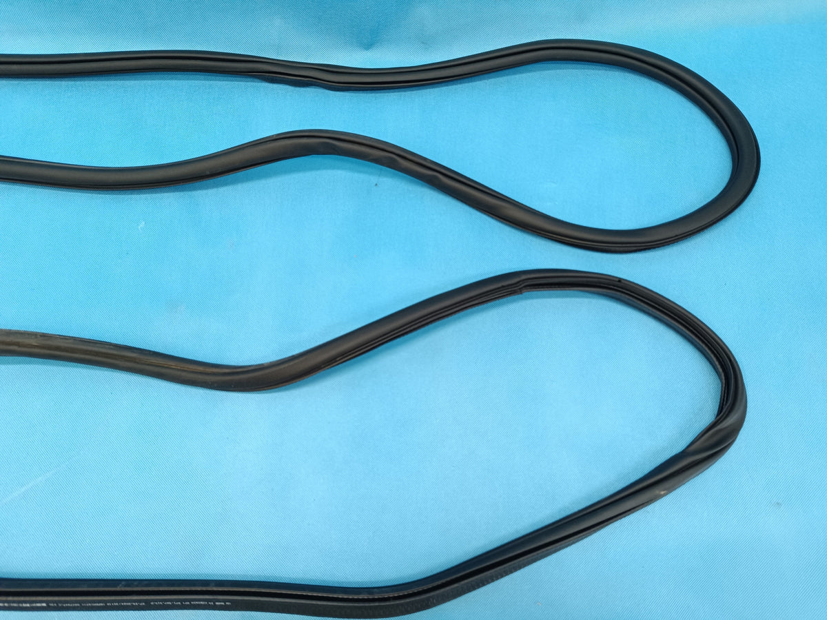 VW TIGUAN 3 III 1,5 TSI 110KW 2024 R DOOR SEAL REAR 571867913D