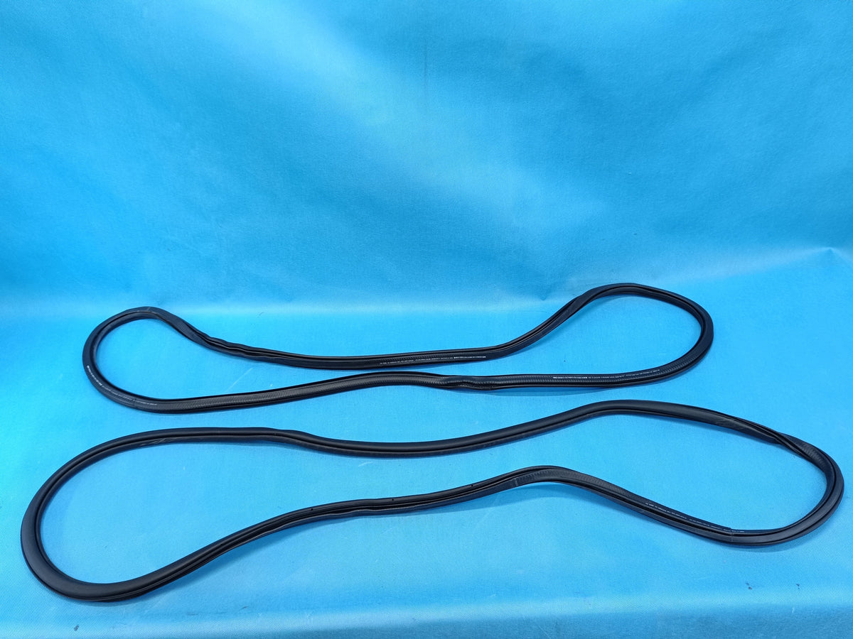 VW TIGUAN 3 III 1,5 TSI 110KW 2024 R DOOR SEAL REAR 571867913D