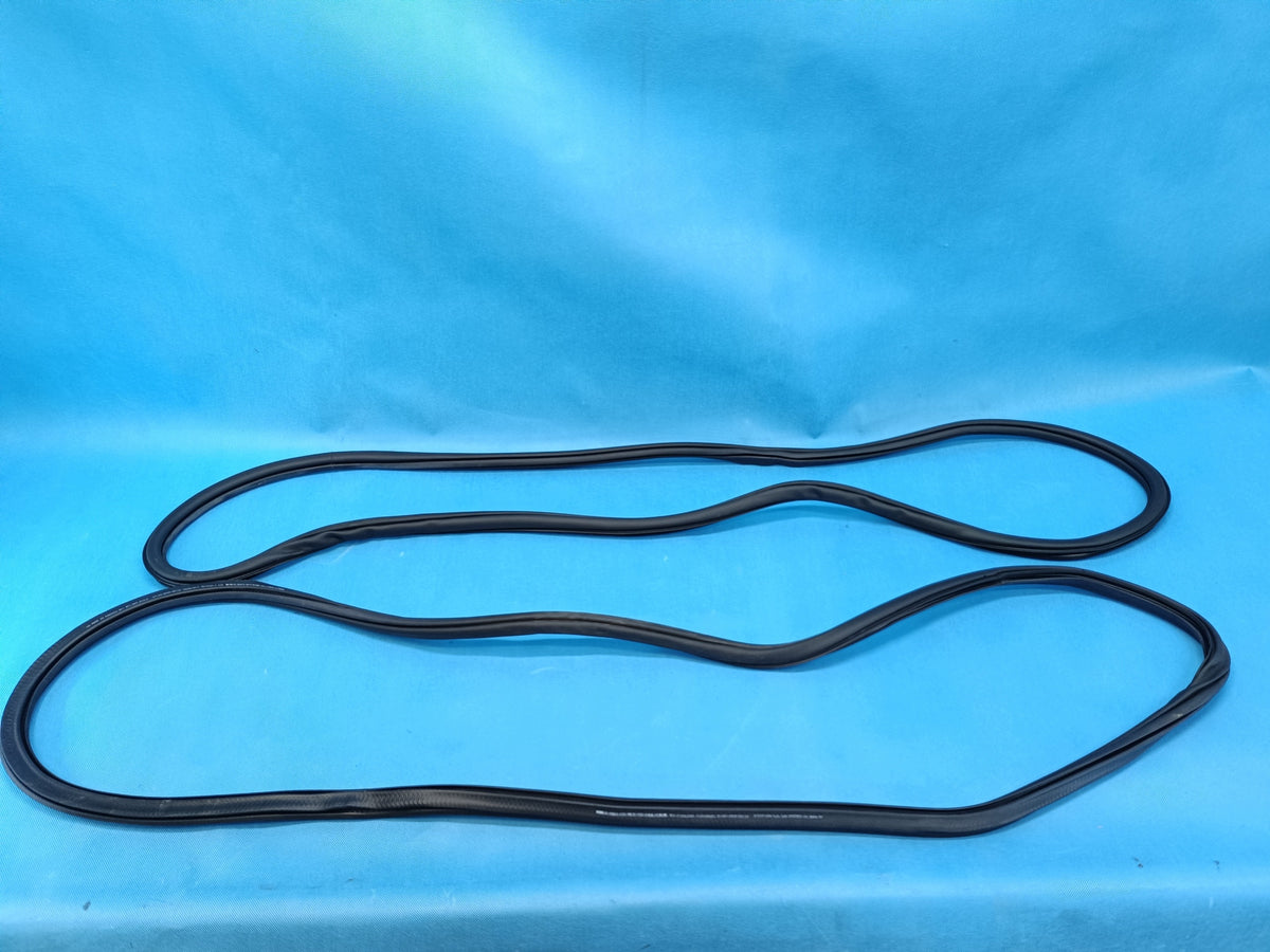 VW TIGUAN 3 III 1,5 TSI 110KW 2024 R DOOR SEAL REAR 571867913D