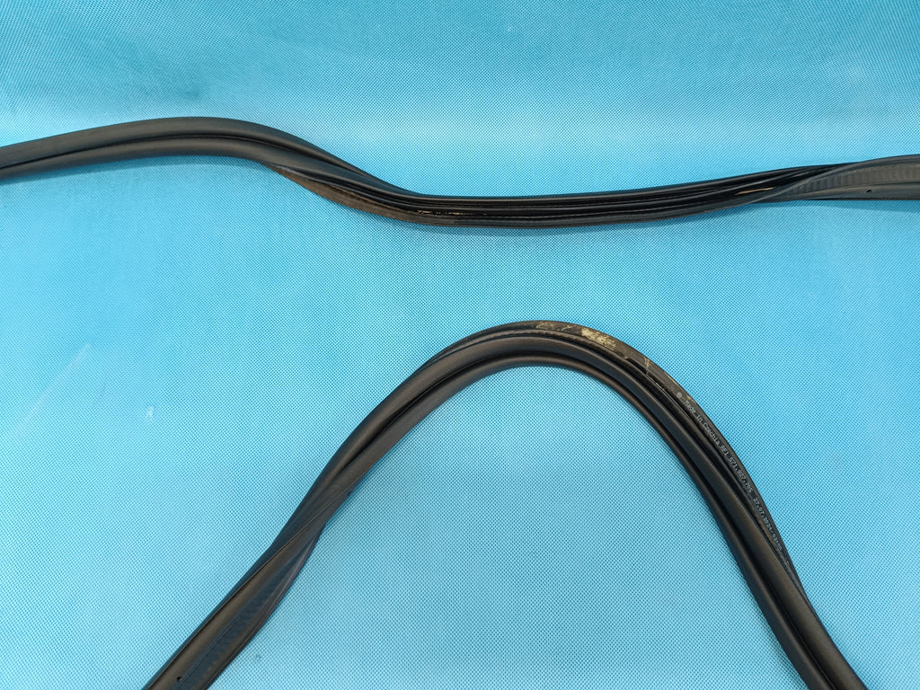 VW TIGUAN 3 III 1,5 TSI 110KW 2024 R TRUNK SEAL 571827705
