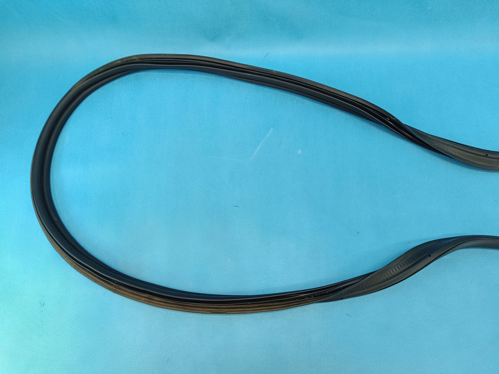 VW TIGUAN 3 III 1,5 TSI 110KW 2024 R TRUNK SEAL 571827705