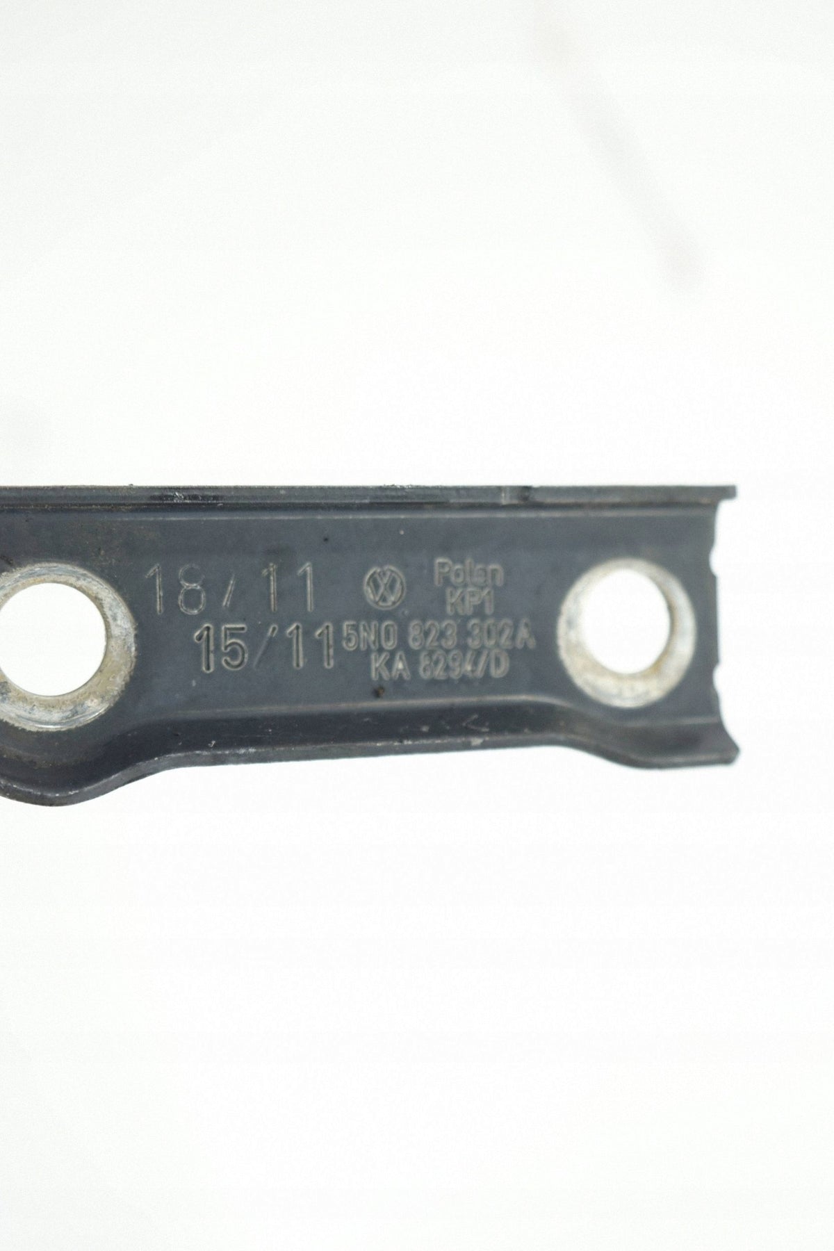 VW TIGUAN 5N 11R MASK HINGE RIGHT FRONT LC9X 5N0823302A