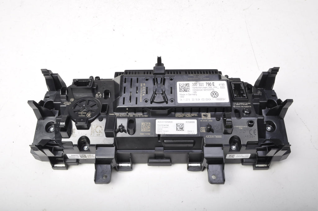 VW TIGUAN II 2.0 TDI COUNTER CLOCKS 3G0920790E 19R