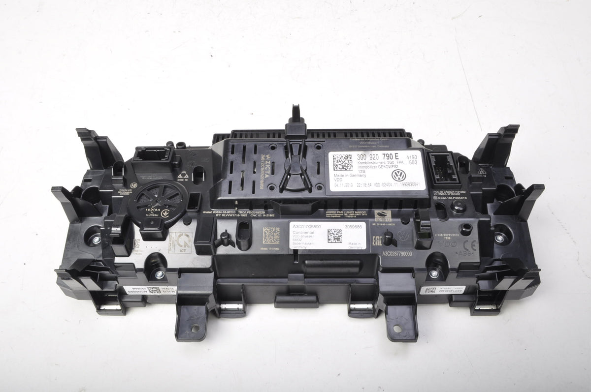 VW TIGUAN II 2.0 TDI COUNTER CLOCKS 3G0920790E 19R