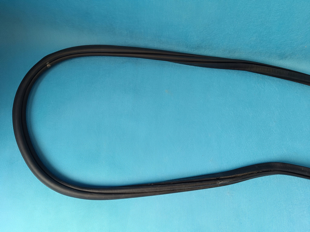 VW TIGUAN II 2 LIFT 1,5 TSI 2022 R DOOR SEAL RIGHT FRONT 5NA867912B
