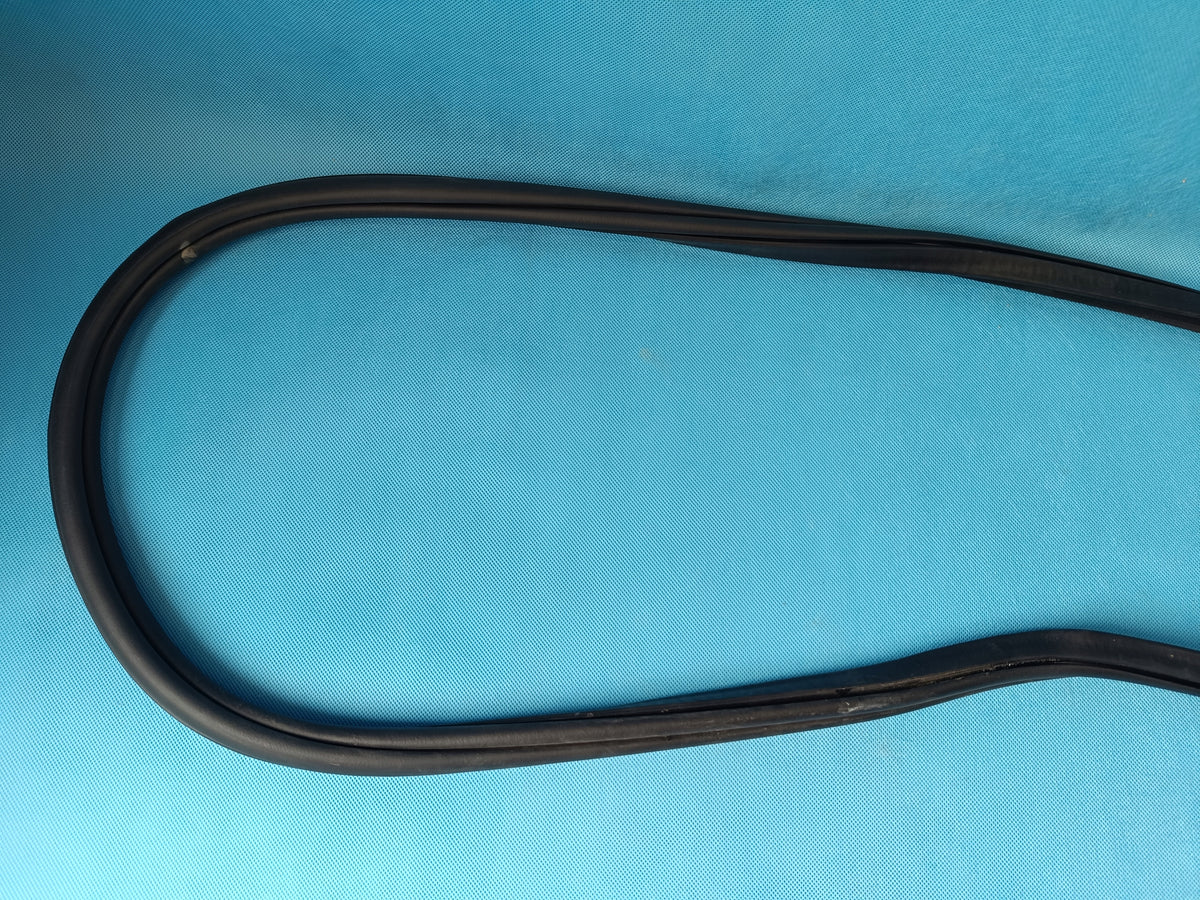 VW TIGUAN II 2 LIFT 1,5 TSI 2022 R DOOR SEAL RIGHT FRONT 5NA867912B