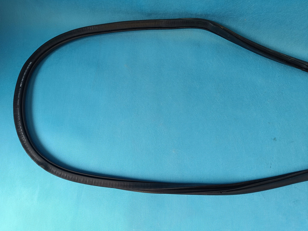 VW TIGUAN II 2 LIFT 1,5 TSI 2022 R DOOR SEAL RIGHT FRONT 5NA867912B