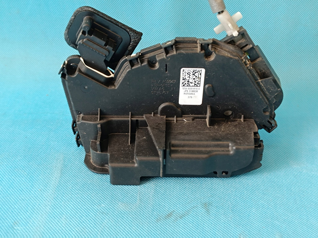 VW TIGUAN II 2 LIFT 1.5 TSI 96KW 2021 R DOOR LOCK RIGHT REAR 5NA839016E