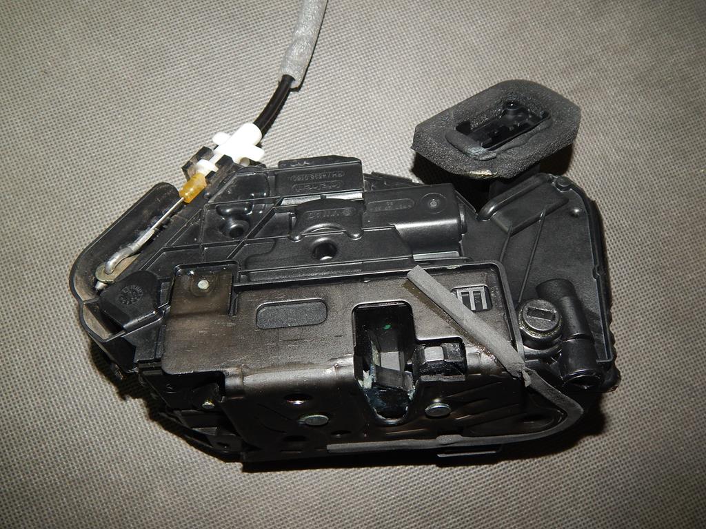 VW TIGUAN II 5NA LOCK RIGHT REAR 5TB839016E