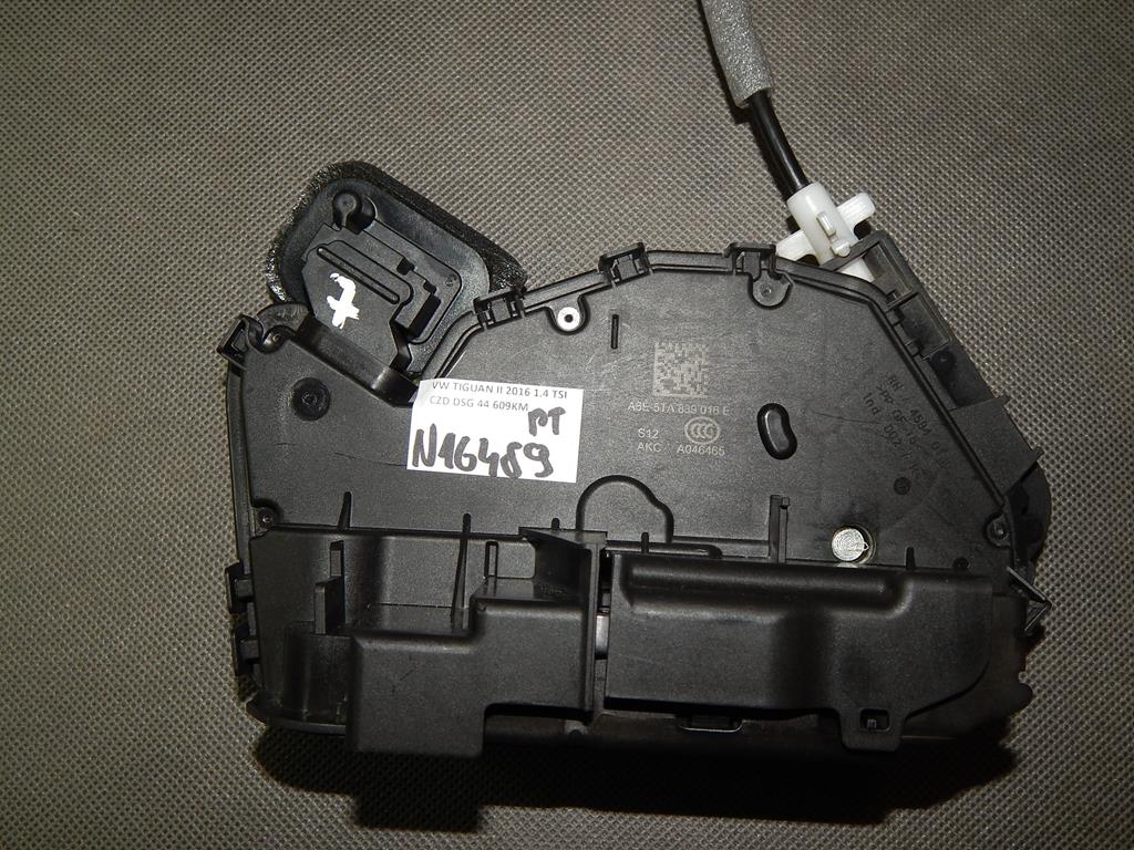 VW TIGUAN II 5NA LOCK RIGHT REAR 5TB839016E
