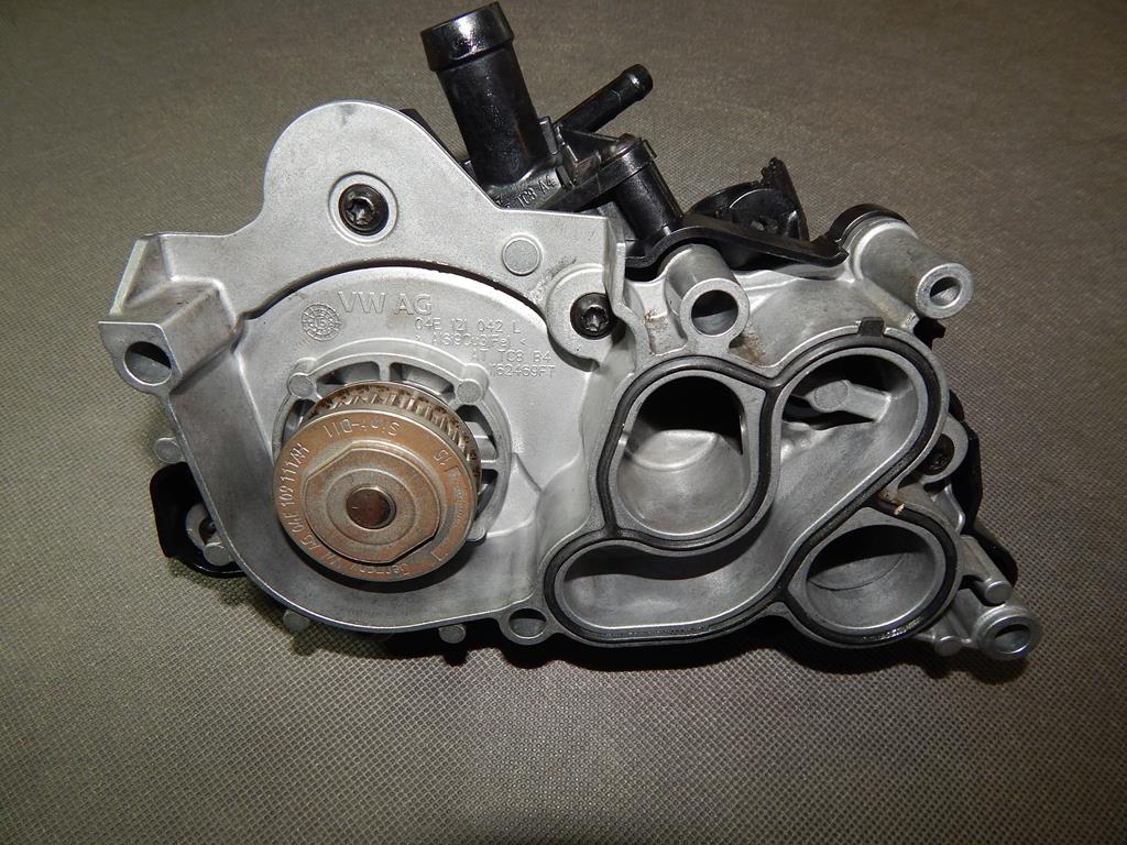 VW TIGUAN II 5NA WATER PUMP 04E121042L