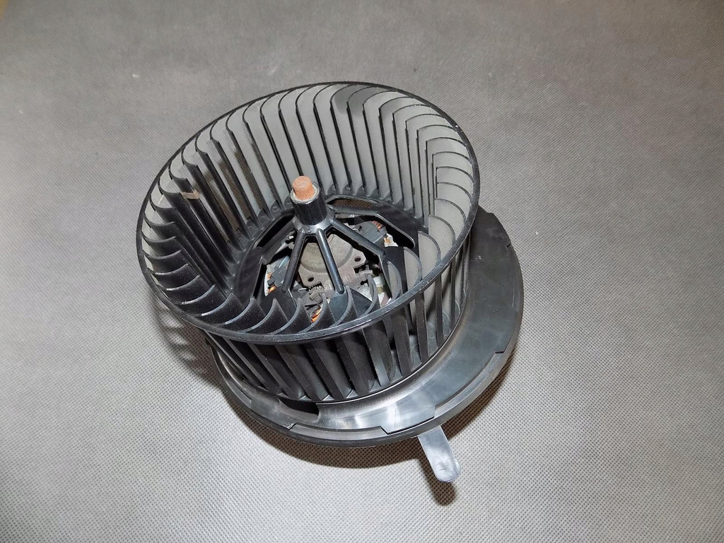 VW TIGUAN LIFT BLOWER 3C182015T