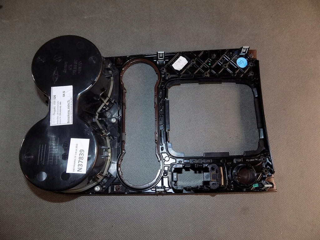 VW TOUAREG 7P GEAR FRAME 7P6858602