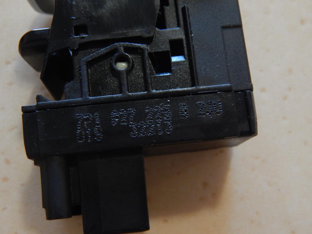 VW TOUAREG 7P HANDBRAKE SWITCH 7P1927225B