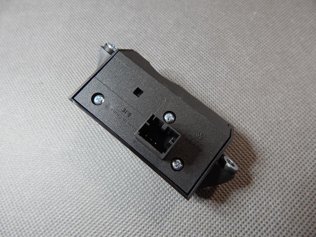 VW TOUAREG 7P STEERING WHEEL SWITCH 4H0953551B