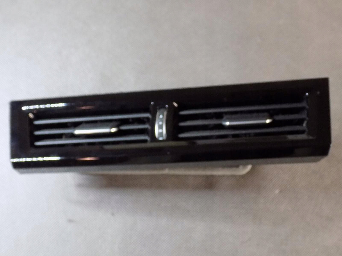 VW TOUAREG III AIR SUPPLY GRILLE 761858417