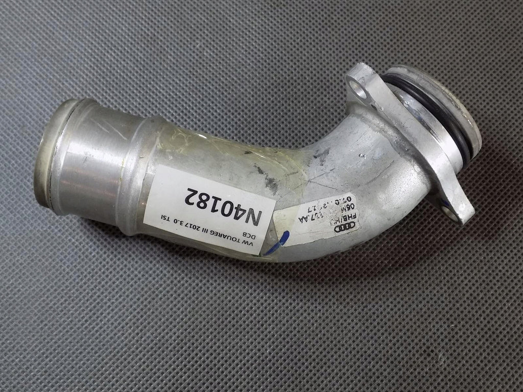VW TOUAREG III ELBOW DUCT