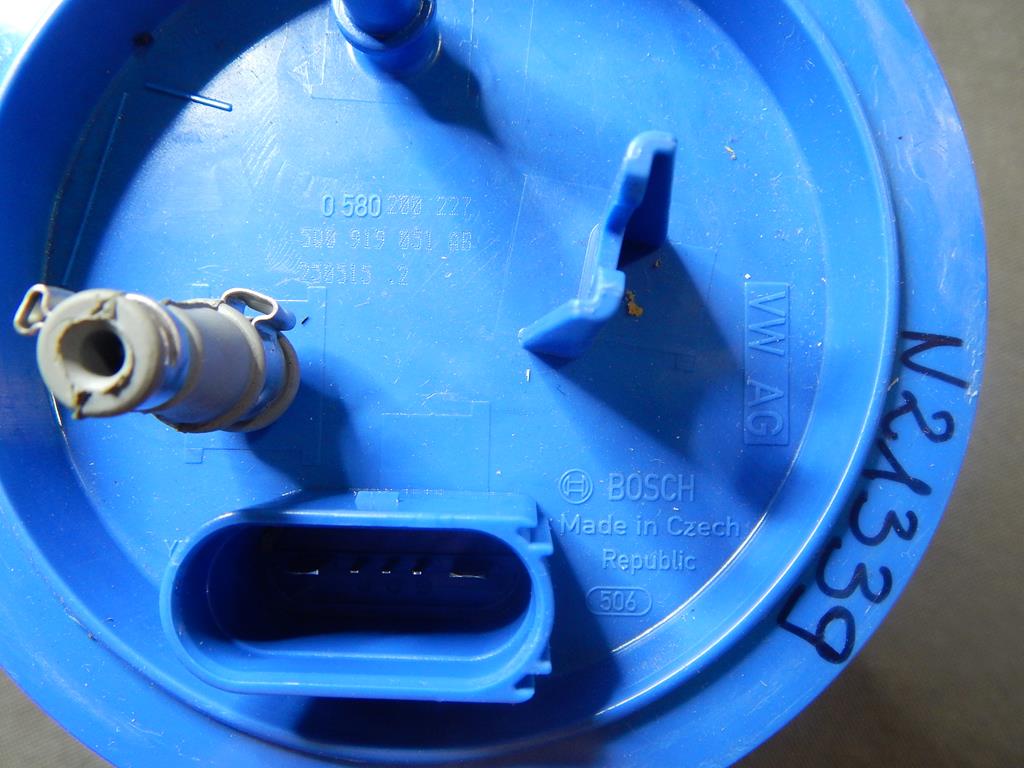 VW TOURAN 5T 1.4 TSI FUEL PUMP 5Q0919051AB