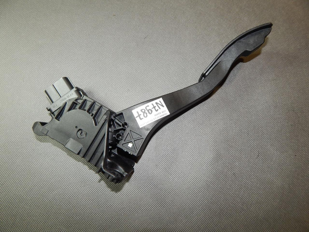VW TOURAN 5T GAS PEDAL POTENTIOMETER 5Q1723503J