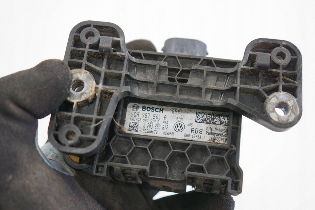 VW TOURAN II 5TA 16R RADAR SENSOR DISTRONIC 5QA907561A