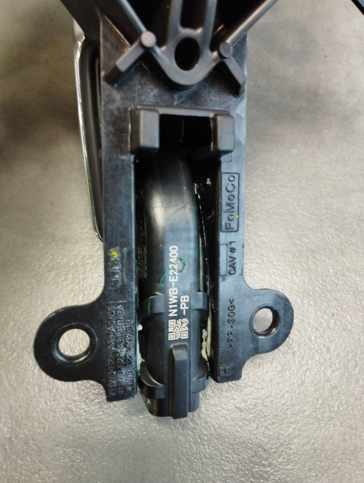 Volkswagen Amarok II 2023 DOOR HANDLE LEFT REAR N1WBE224A37DB