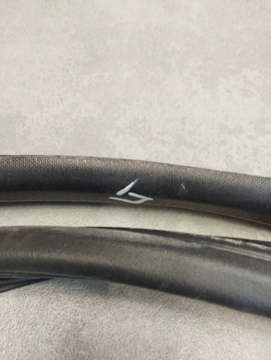 Volkswagen Amarok II 2023 DOOR SEAL LEFT REAR 2HJ839911B
