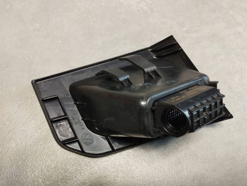 Volkswagen Amarok II 2023 LICENSE PLATE LAMP 6M2A13550AC