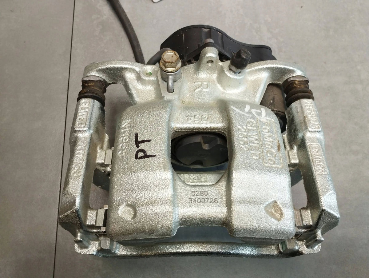Volkswagen Amarok II CLAMP RIGHT ELECTRIC REAR