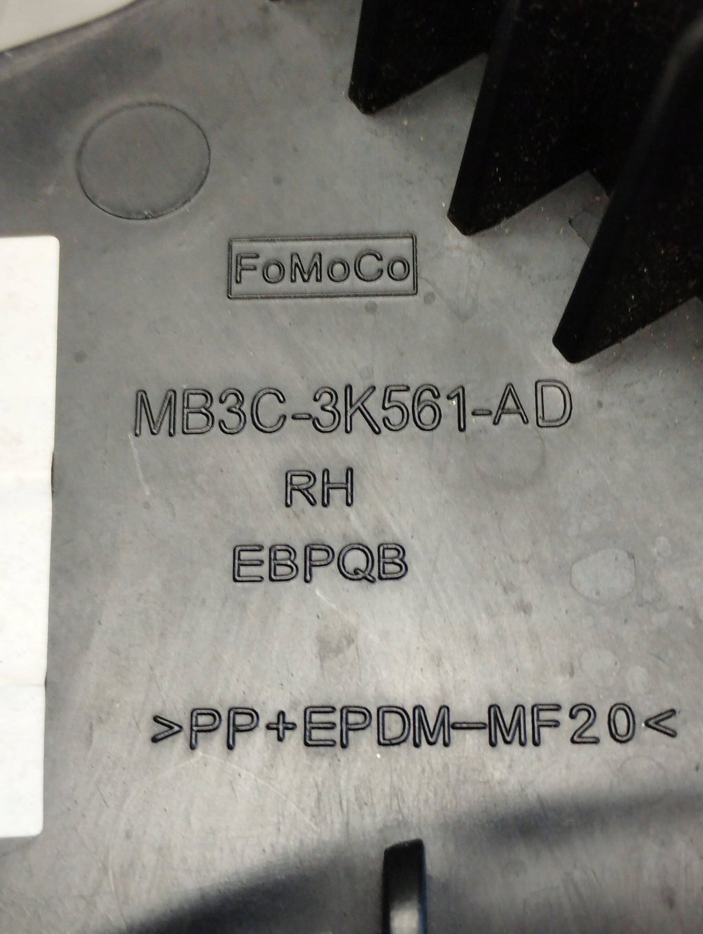 Volkswagen Amarok II COVER RIGHT MB3C3K561AD