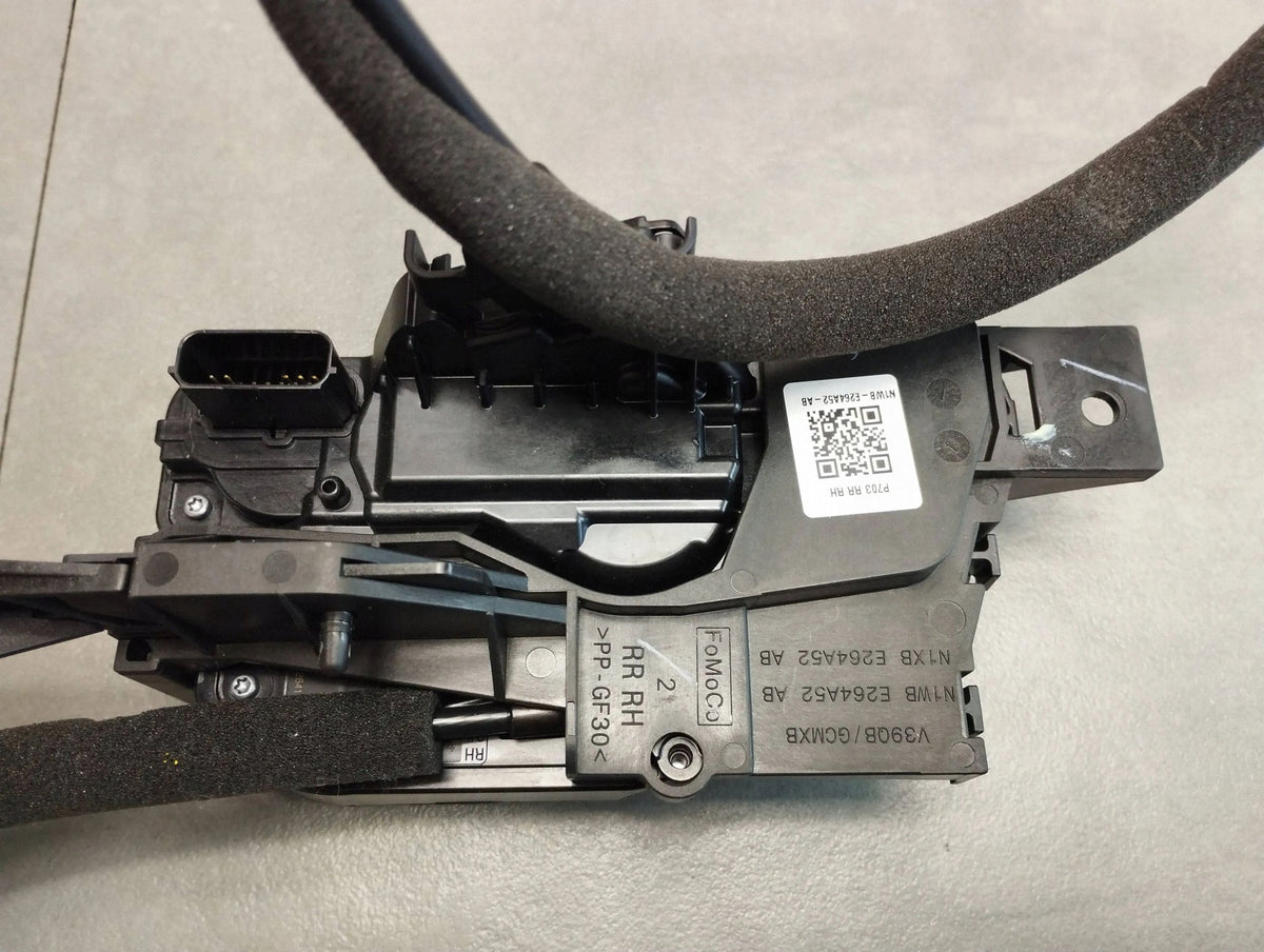Volkswagen Amarok II Door lock right rear N1WBE264A52AB