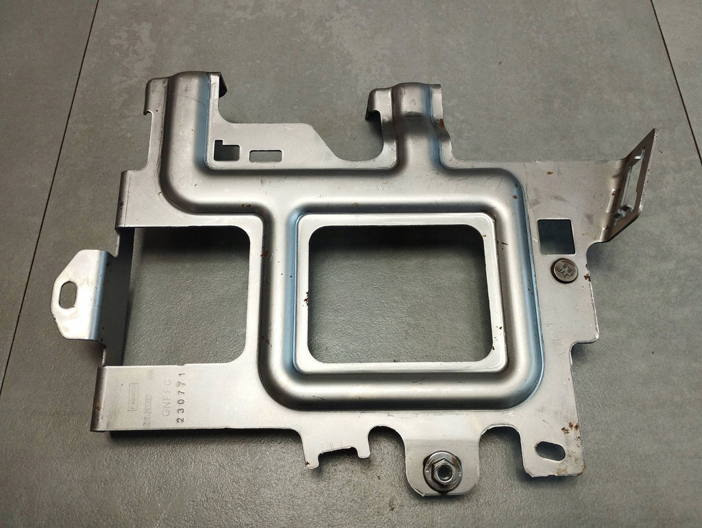 Volkswagen Amarok II MOUNTING BRACKET MB3B21047B50