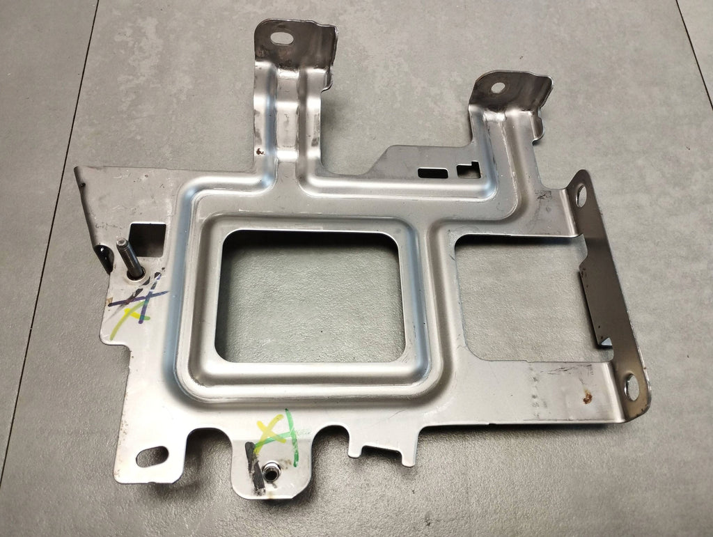 Volkswagen Amarok II MOUNTING BRACKET MB3B21047B50