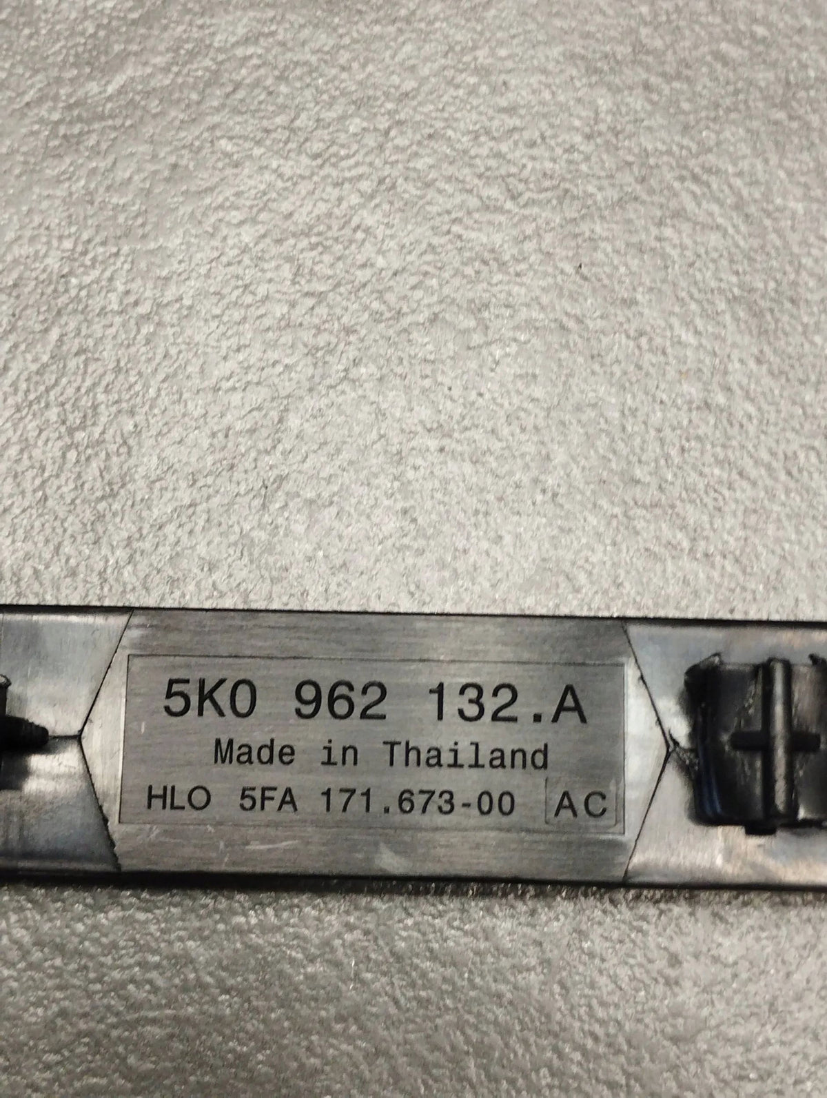 Volkswagen Arteon 5K0962132A antenna amplifier