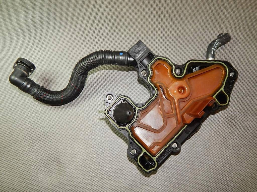 Volkswagen Golf VII 2.0 TSI Oil Separator 06K103495P