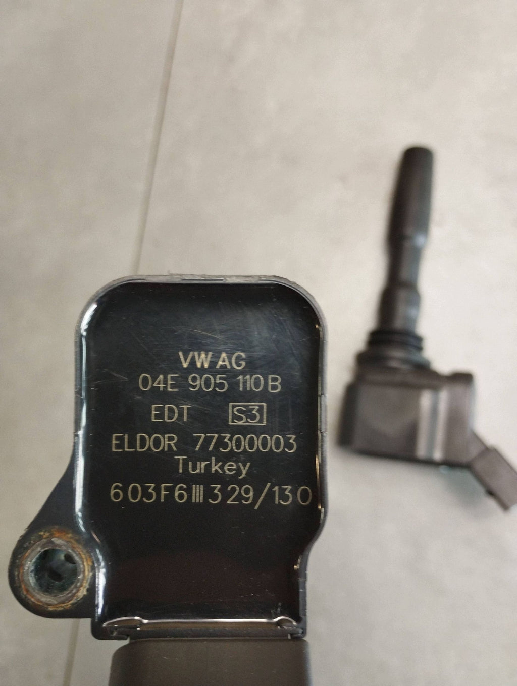 Volkswagen Golf VII 2X Ignition Coil 04E905110B