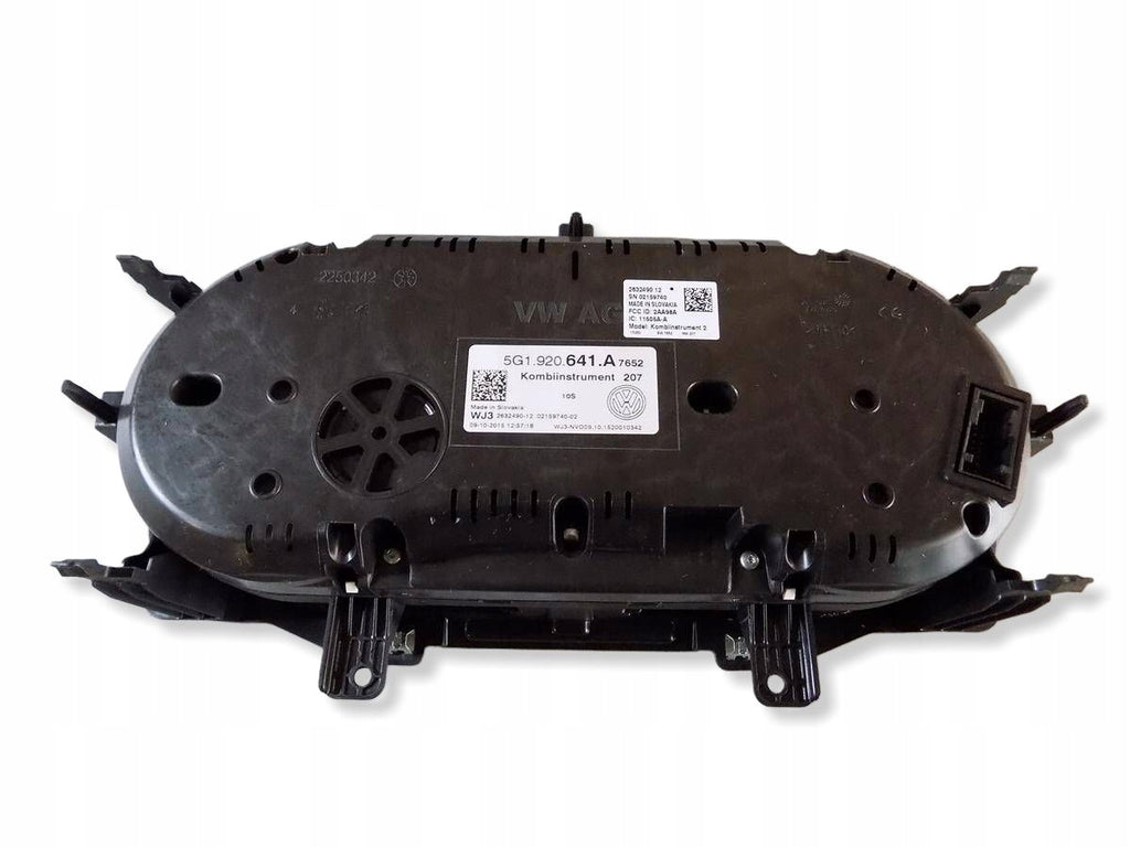 Volkswagen Golf VII 7 1.6 TDI Counter clocks 5G1920641A