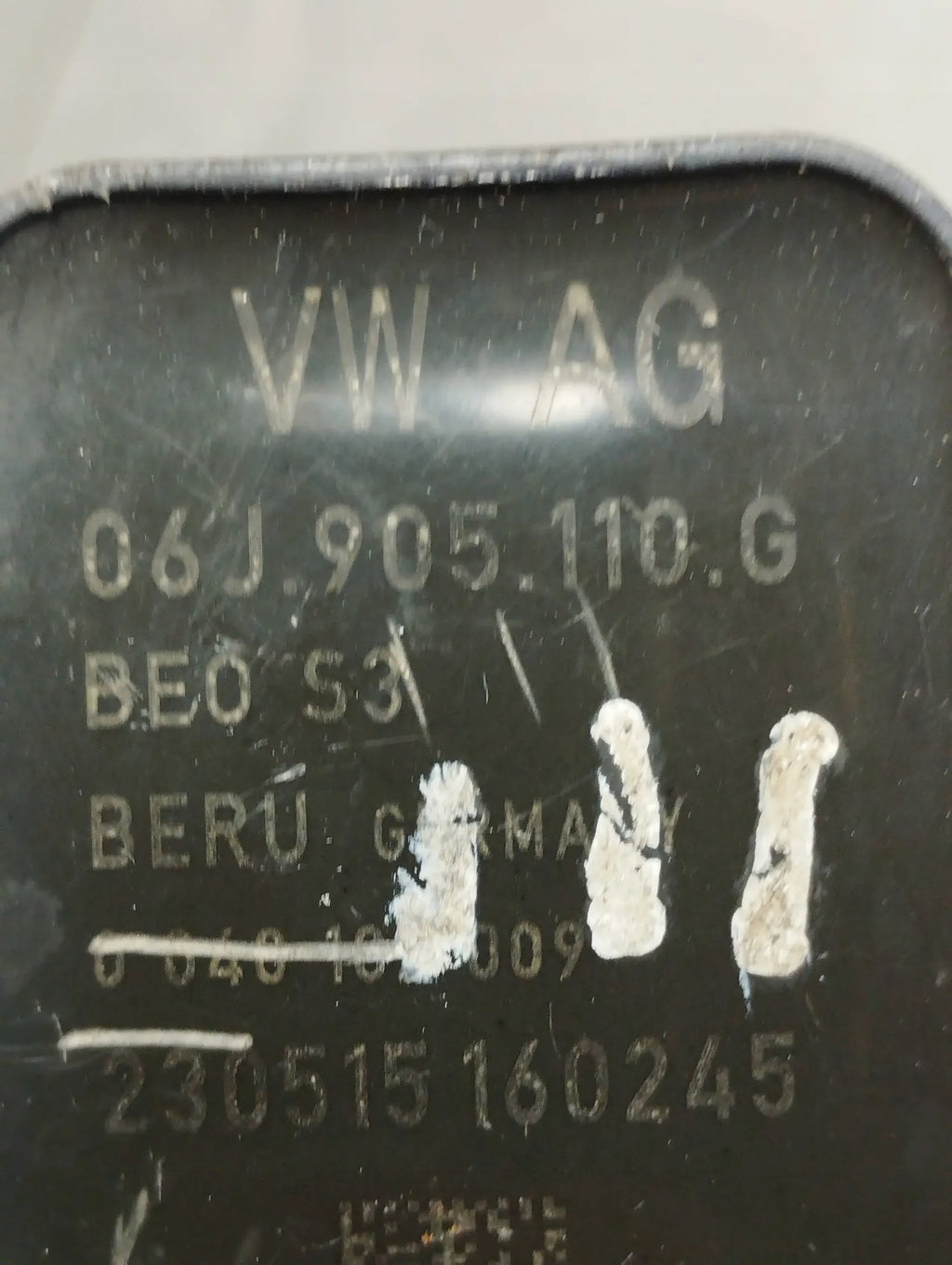Volkswagen Golf VII 7 R 2.0 TSI IGNITION COIL 06J905110G