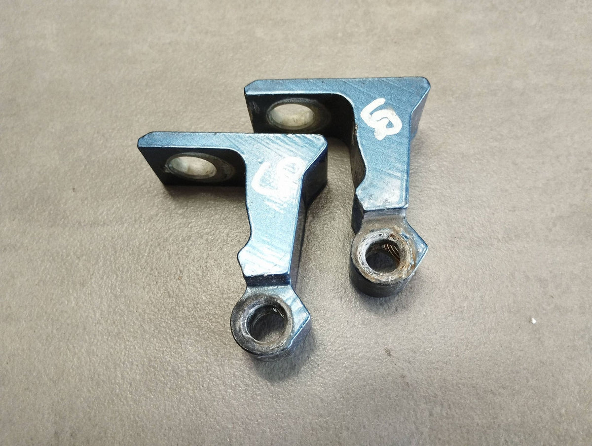Volkswagen Golf VII Door hinges left front body 8K0831401K 8K0831401P