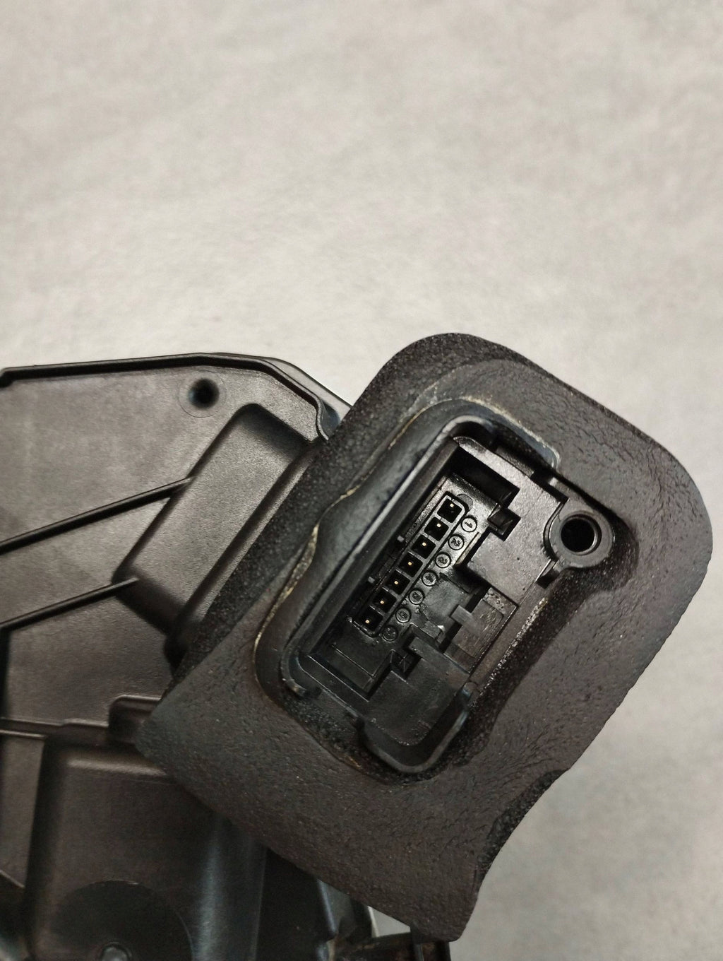 Volkswagen Golf VII Door lock left rear 5K4839015Q
