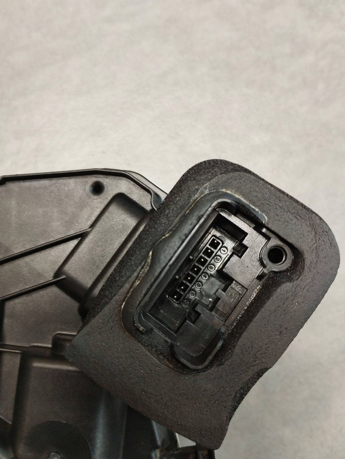 Volkswagen Golf VII Door lock left rear 5K4839015Q